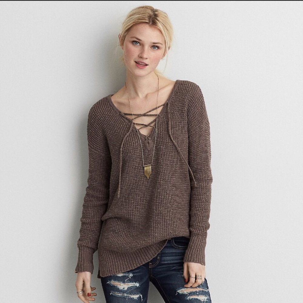 Lace-up mauve sweater